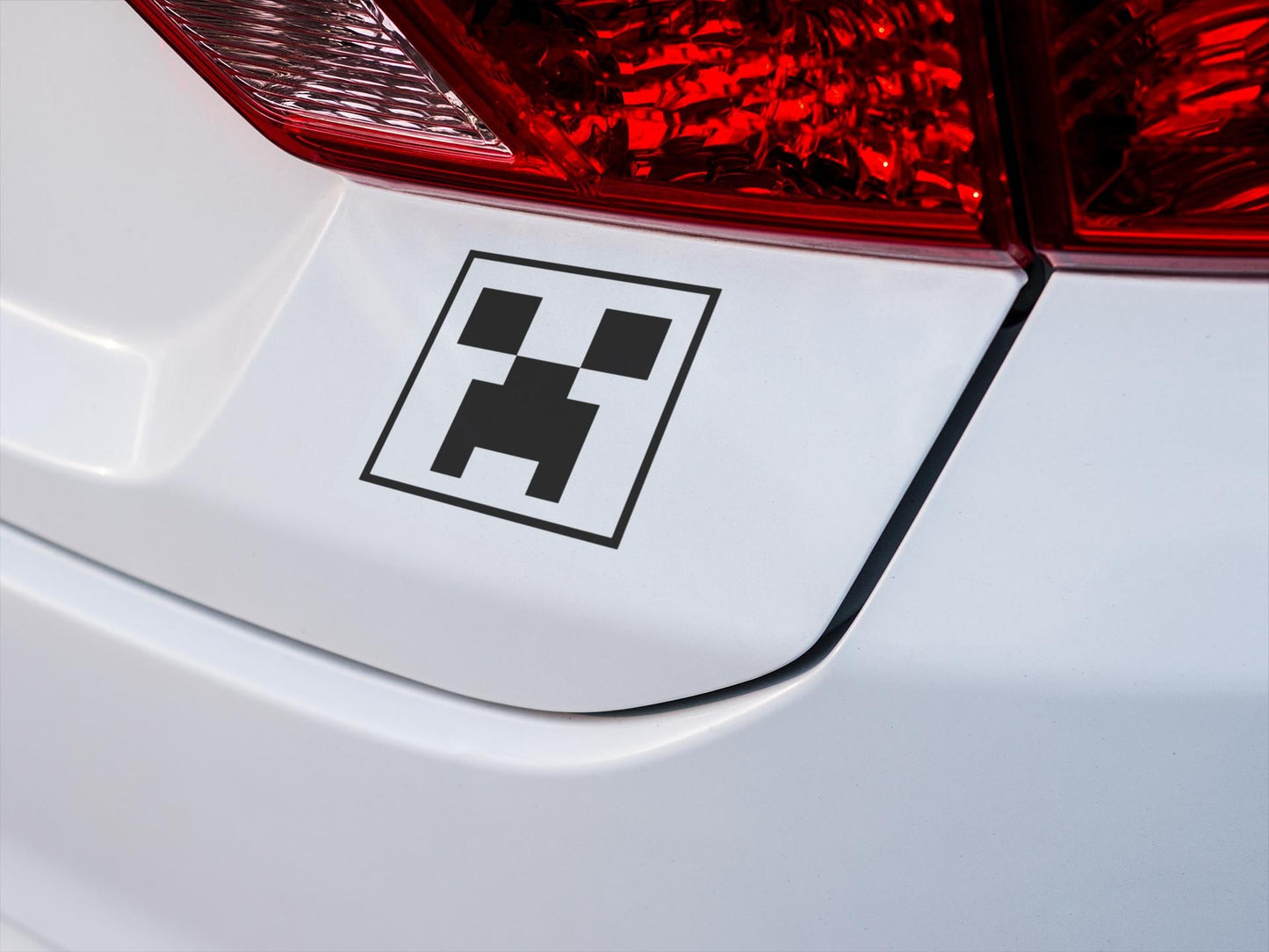 Minecraft Creeper Icon Vinyl decal for laptop, car, window, mirror, bumper, mug, water bottle, or more!